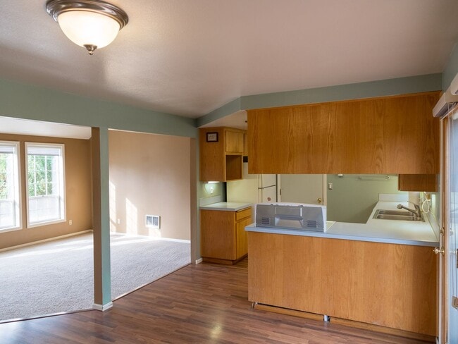 Photo - great location, new exterior and interior painting