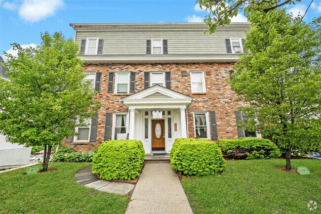 Building Photo - 56 S Highland Ave Unit B3 Rental