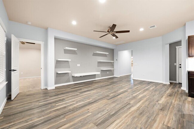 Photo - 221 Camellia Dr