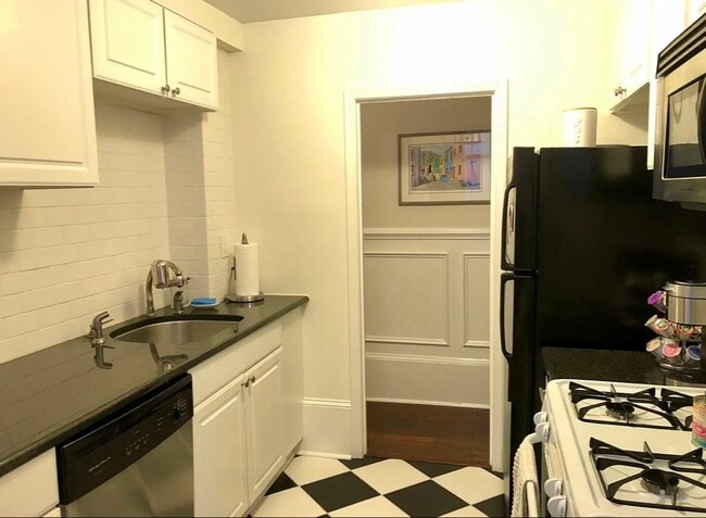 Photo - 1624 Spruce St Unit 1624 Spruce St APT 1R