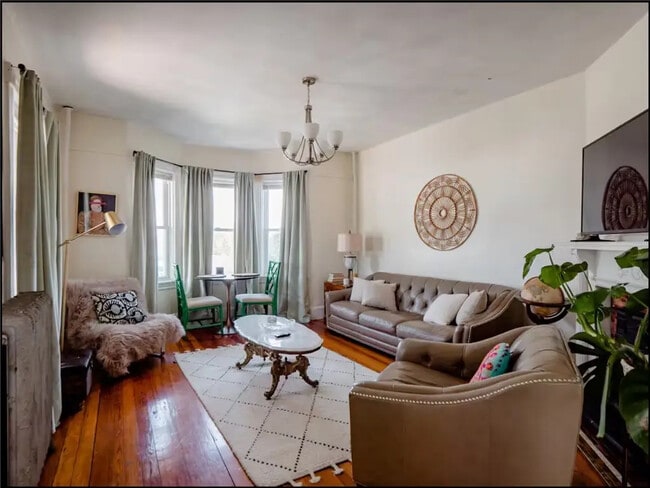 Building Photo - 14 Carleton St Unit 14 Carleton