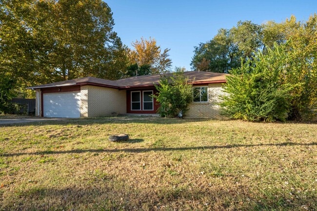 Photo - ***NEW LOWERED PRICE*** 3 Bed / 2 Bath / Near Tulsa Arts District / $1750