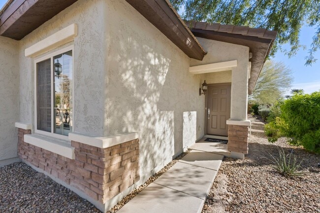 Photo - Stunning 2 bed 2 bath within walking distance to community center!