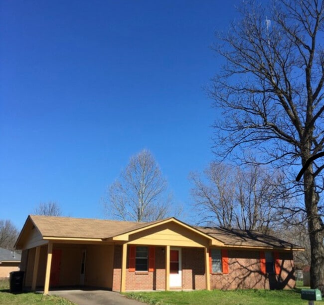 Building Photo - 548 Pin Oak Cove Rental