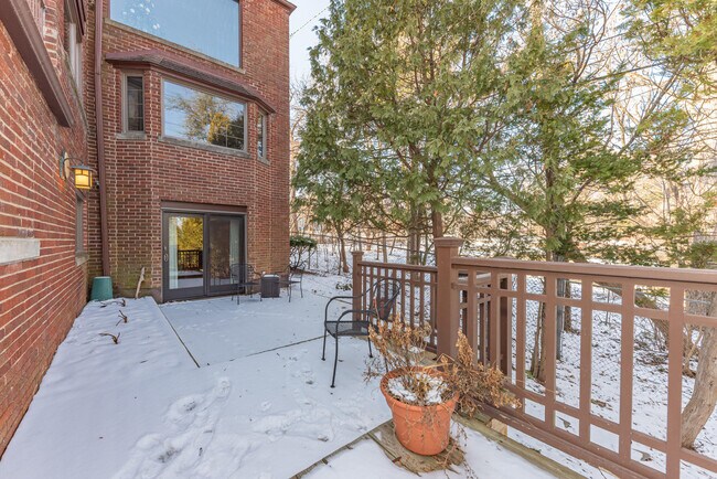 Photo - 1915 Geddes Ave