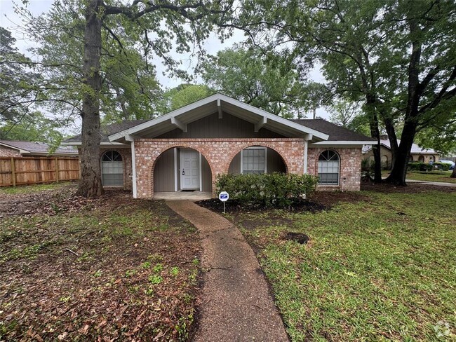Building Photo - 3214 Three Pines Dr Rental