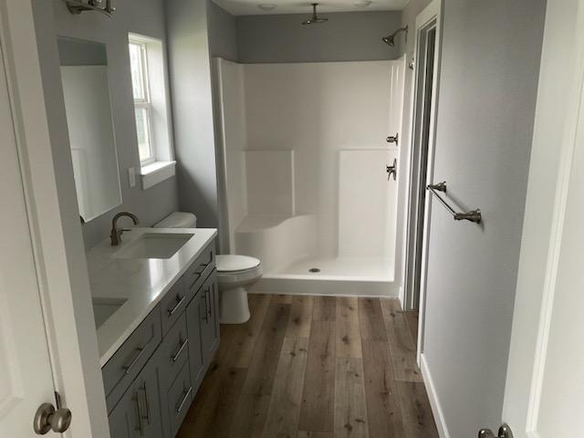 Photo - 712-726 26 St NW