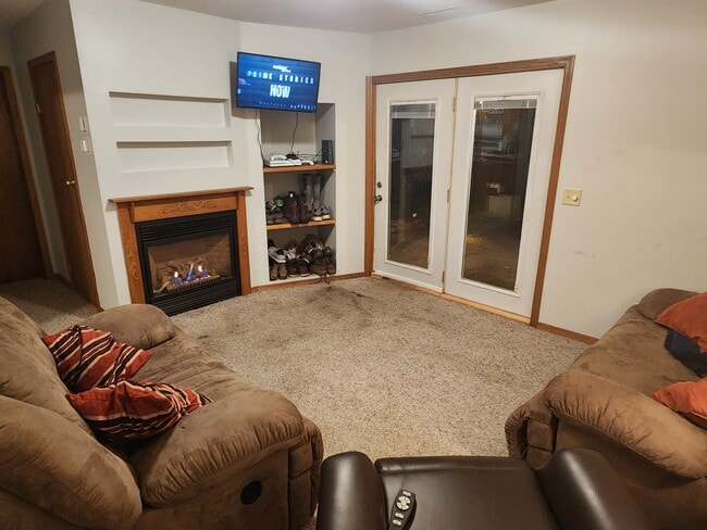 Living area - walkout to patio - 511 10th St SE Unit 513