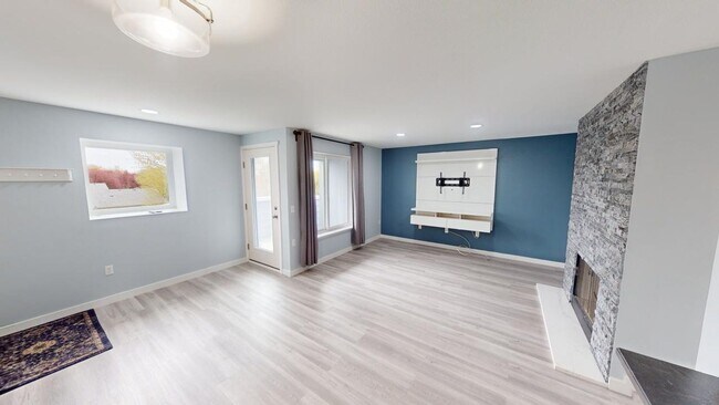 Photo - Luxury Condo, Close To Nike & Intel, Detac... Unidad 323