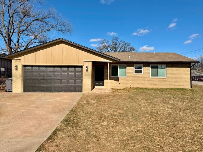 Building Photo - Charming Remodeled 3-Bedroom Home Just Feet from Jenks High School