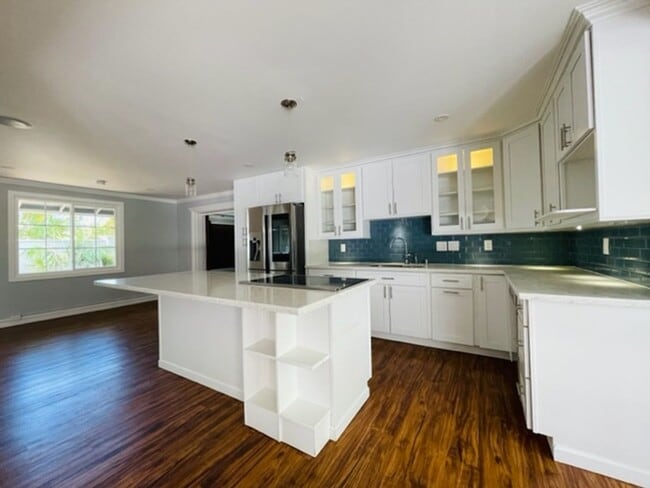 Photo - 3 Bedroom, 2 Bathroom, with 2 Car Garage