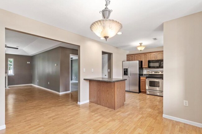 Photo - 125 Ridgeview Dr