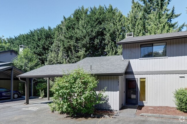 Building Photo - Amazing Bridle Trails 3BR 1.75BA Townhome ...