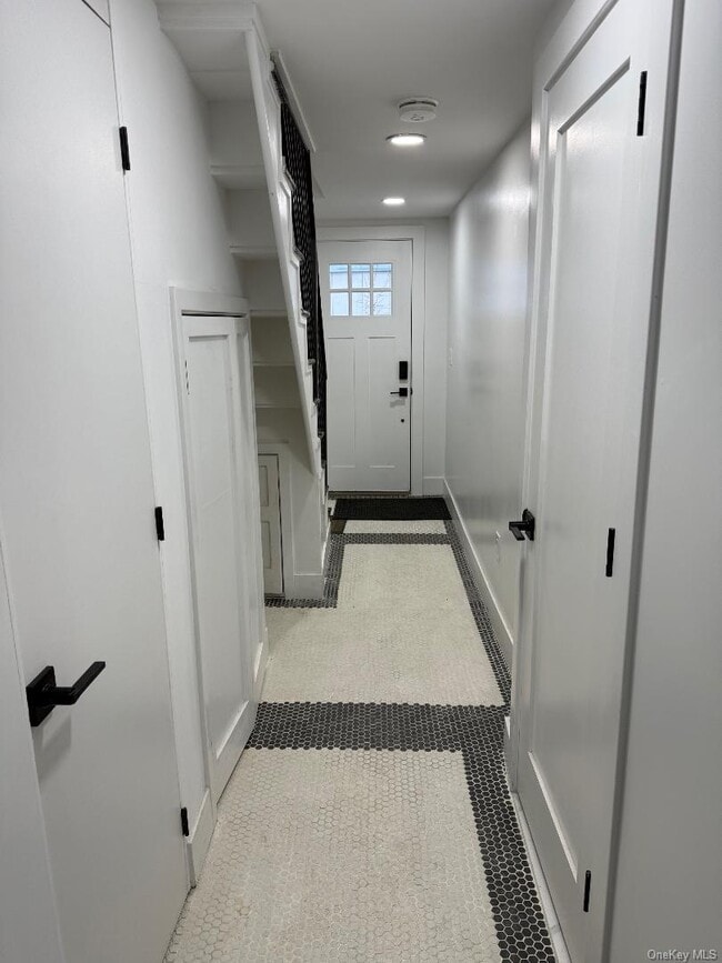 Photo - 39-39 Crescent St