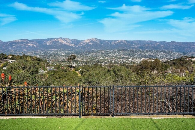 Building Photo - 2,300sq ft. Mesa Home with Amazing Views!