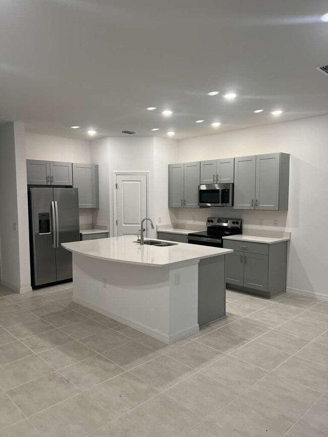 Photo - 5080 Revolutionary Way