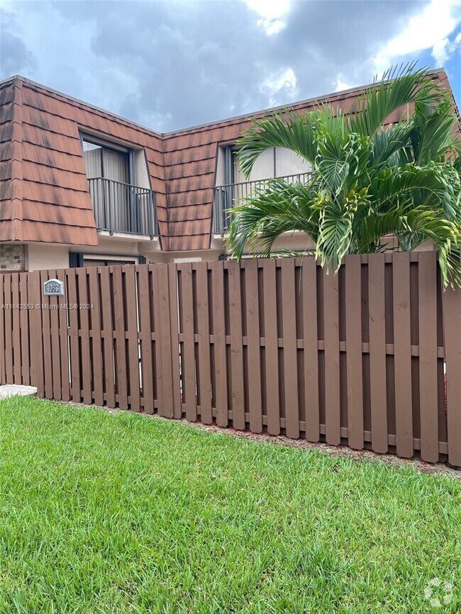 Indian Pond Nearby Townhomes for Rent Cooper City FL 19