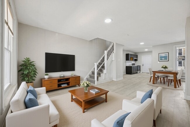 Building Photo - 831 S Allison St