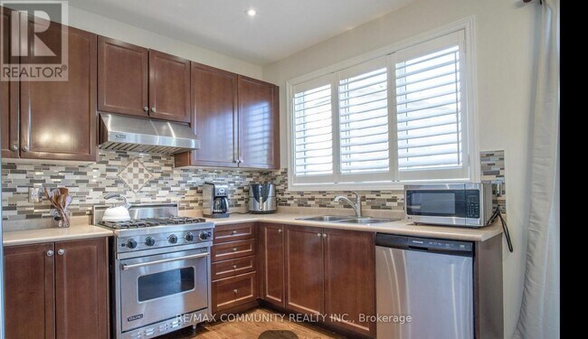 Photo - 327 Mantle Ave