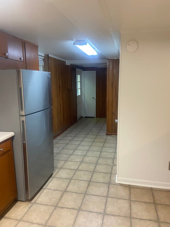 2500 Woodacres Rd NE Unit Apt