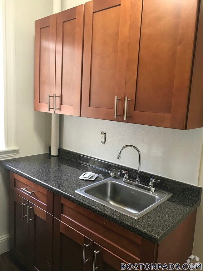 Building Photo - 1175 Boylston St Rental