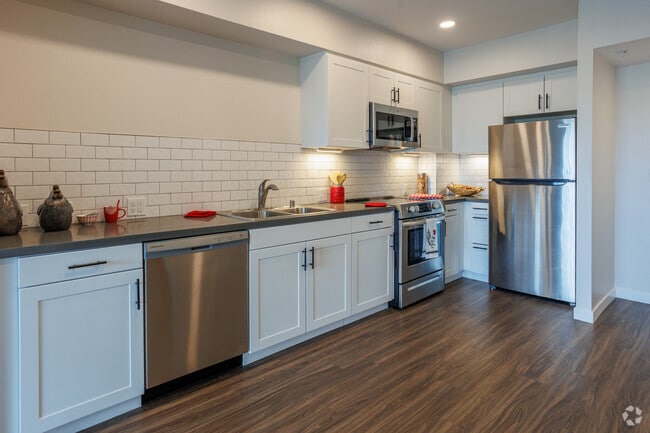 1BR, 1BA - 662SF - Kitchen