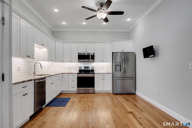 Photo - 137 Knowles Ave Unit 2