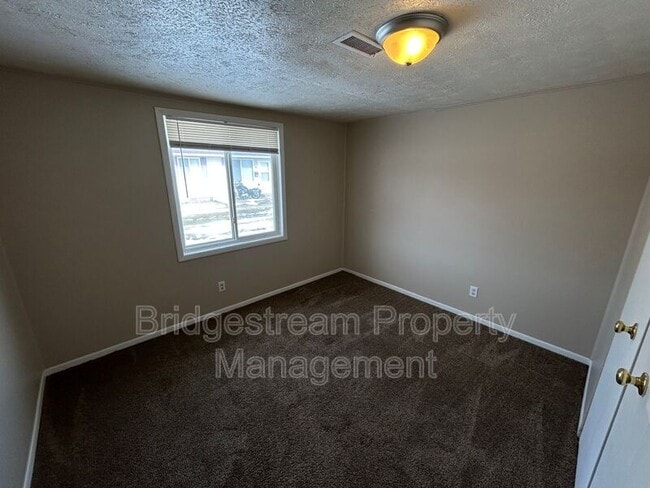 Photo - 838 Randler Ave