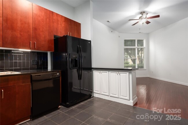 Photo - 2125 Southend Dr Unit 139