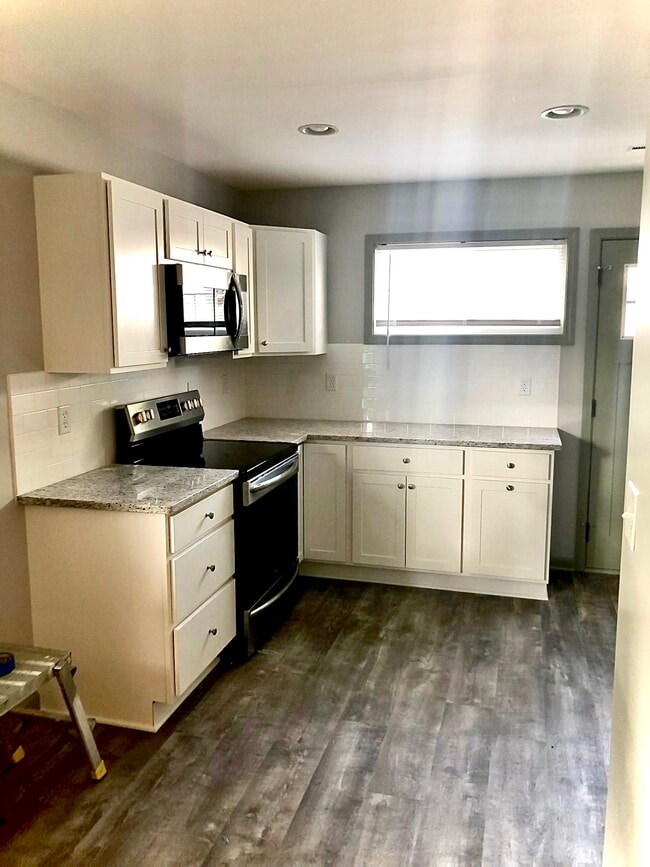 Photo - 1296 S 18th St