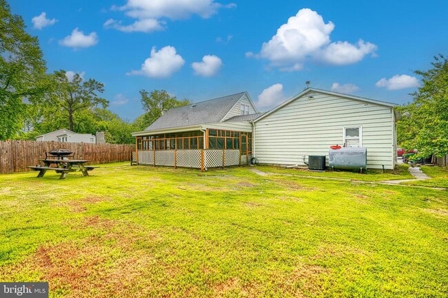 Photo - 1417 Waterford Rd