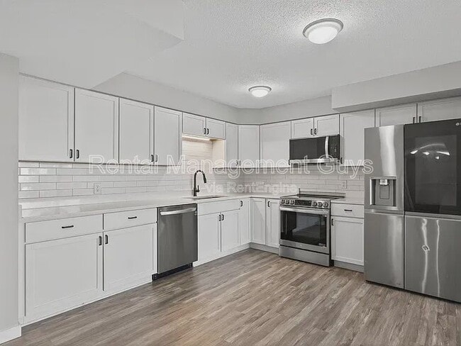 Building Photo - 7220 York Ave S Unit 419