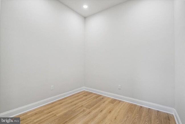 Photo - 2143 E Lehigh Ave Unidad 201