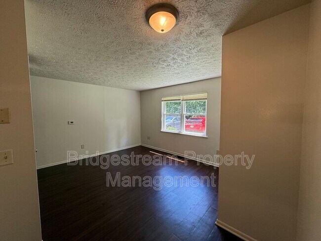 Photo - 3001 Idylwilde Blvd