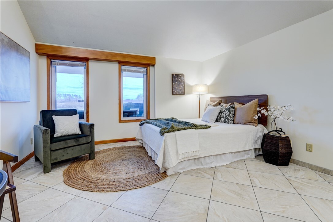 Photo - 2654 Whalen Rd