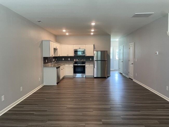 Photo - 2111 Gln Xing Dr