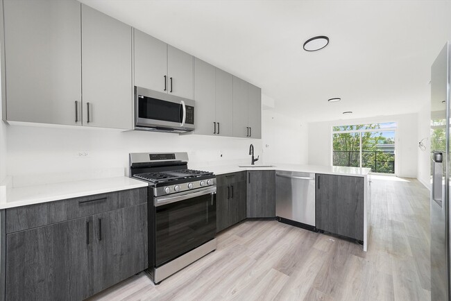 Photo - 2030 Greenwood St Unit 206