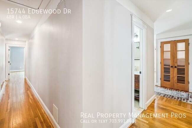 Photo - 15744 Edgewood Dr