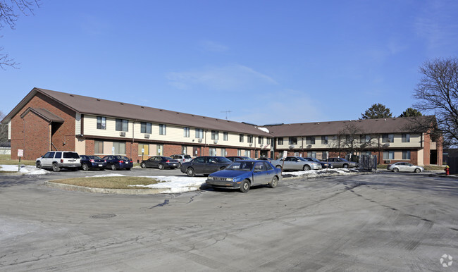 Building Photo - Glen Courts Apartments