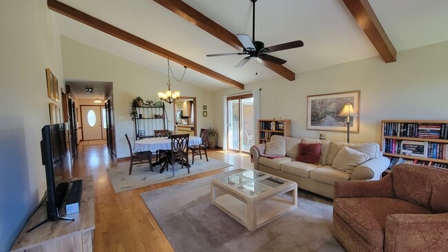 Photo - 1041 Carousel Ln