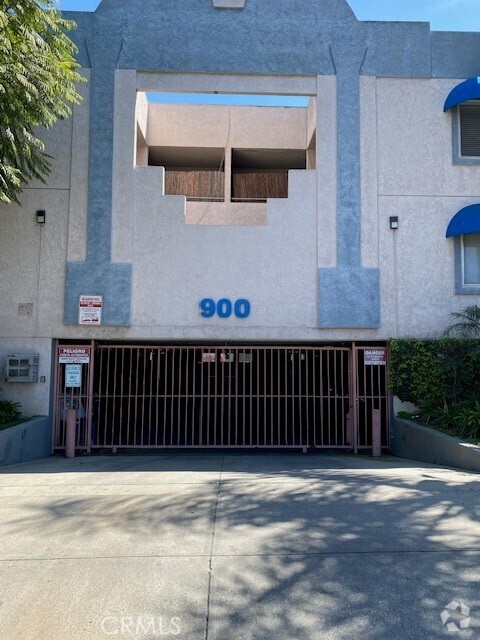 Building Photo - 900 Rose Rental