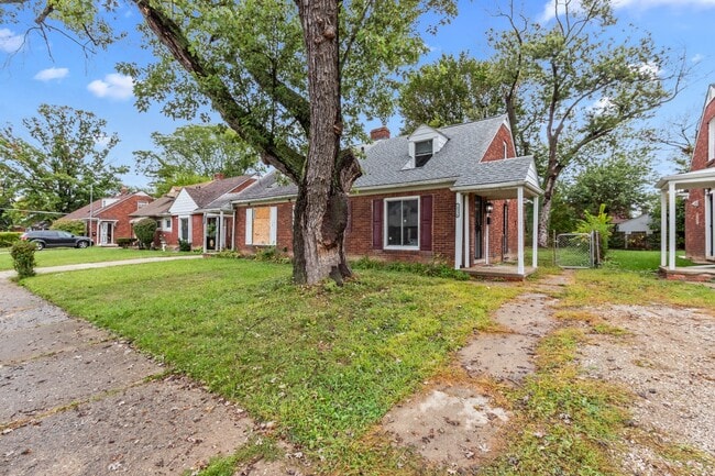 Photo - 10934 Nottingham Rd