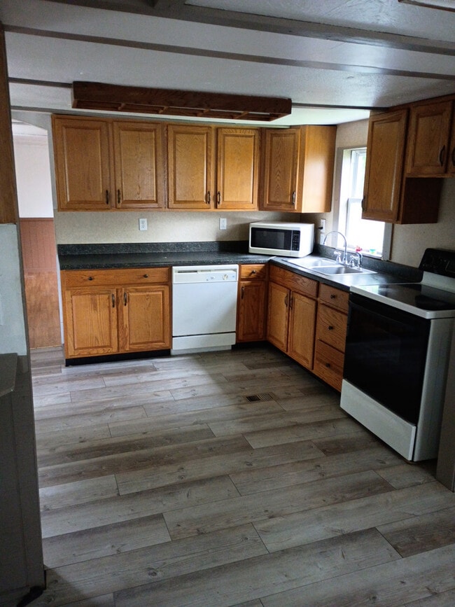 162 Turkeyfoot Rd Unit B