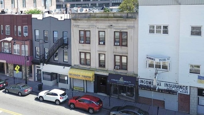 Building Photo - 576 Newark Ave Unit 2L
