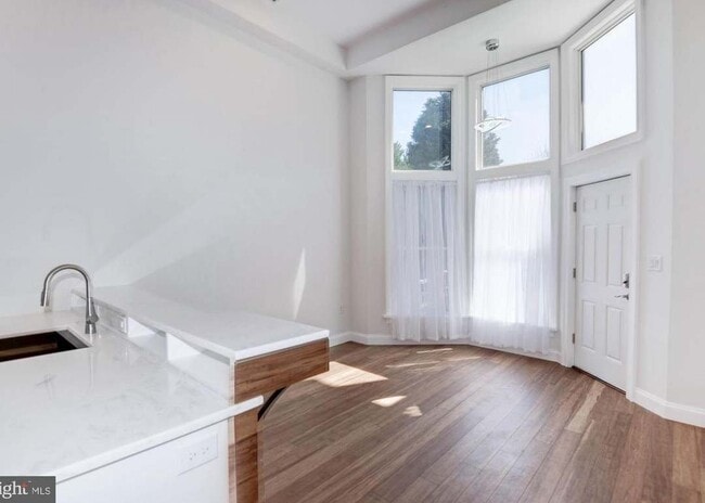 Photo - 4600 Kenmore Dr NW