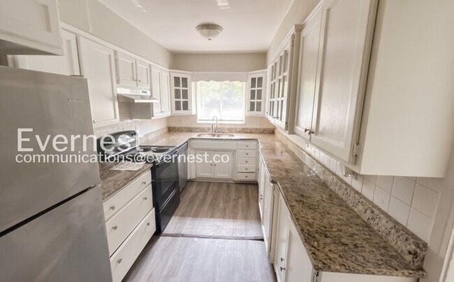 Photo - 1232 Oakwood St