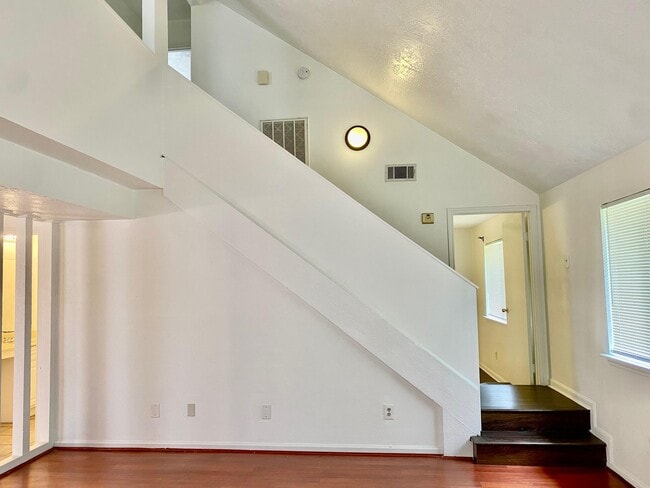 Photo - 16310 Setter Ct