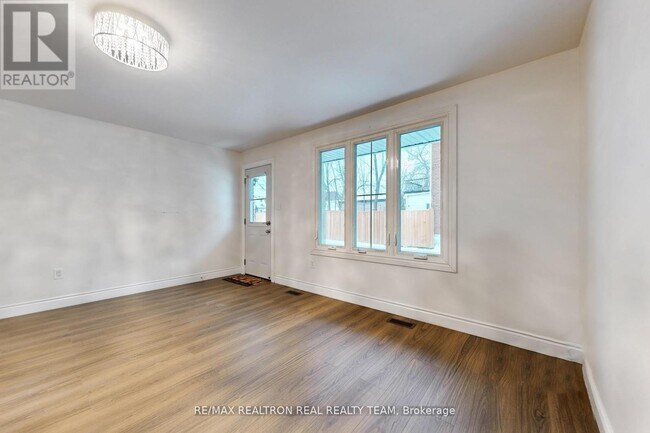 Photo - 1129 Cannon St E Unité #C1