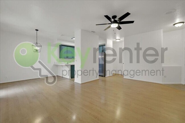 Photo - 8573 Meandering Way