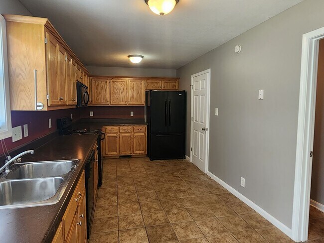 Photo - 4 Bedroom 2.5 Bath Gorgeous Oak Grove Home